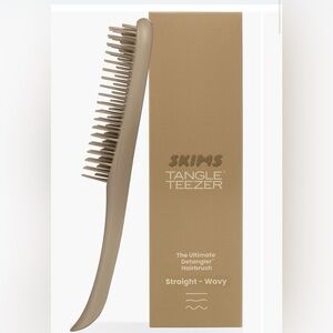 Tangle Teezer X Skims
